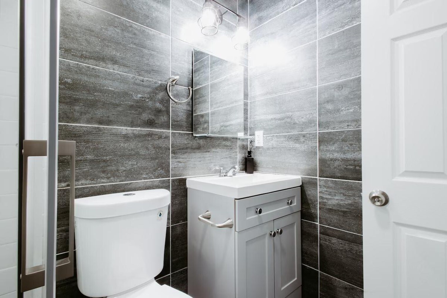 Building Photo - 179 E 102nd St