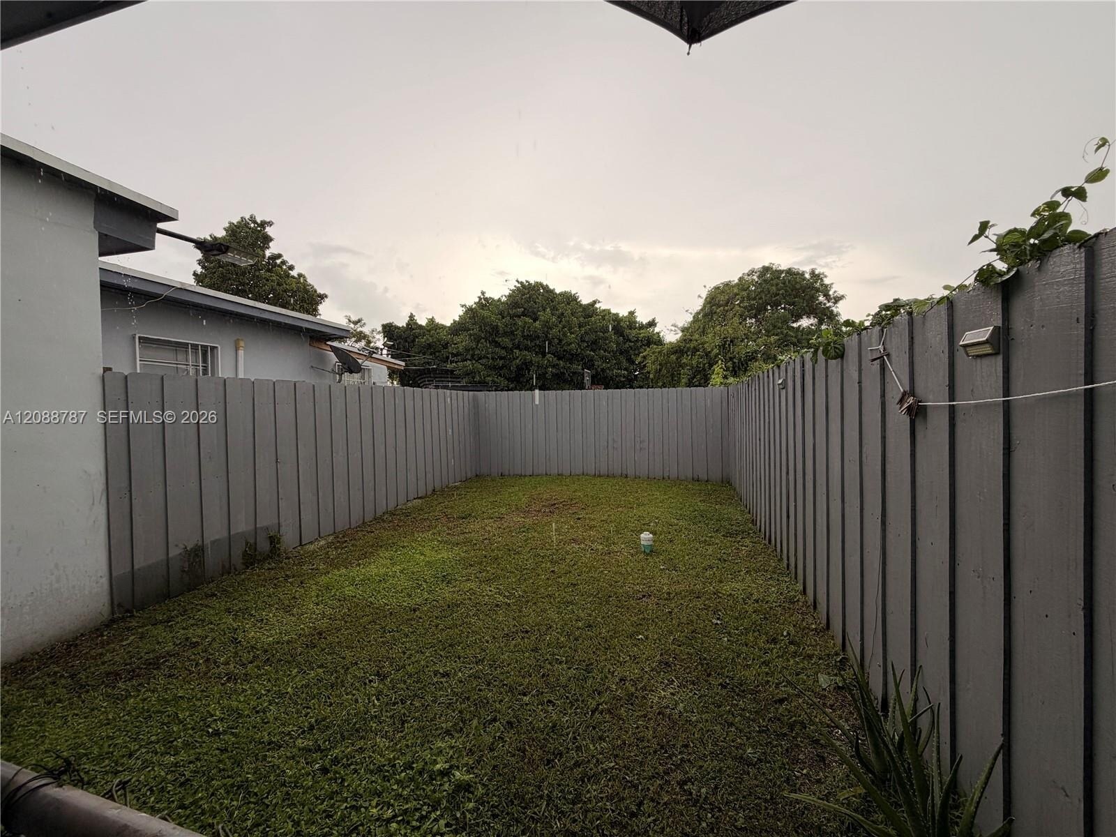 Building Photo - 3040 NW 27th St