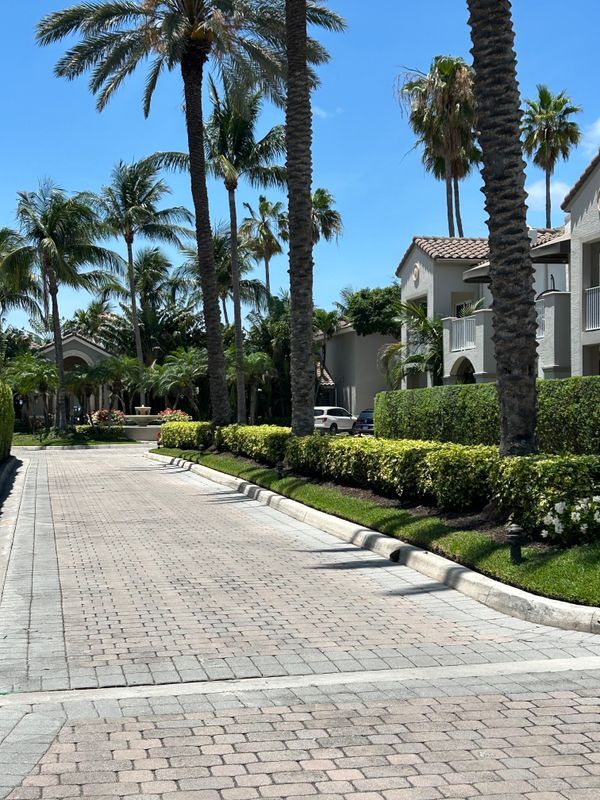 Building Photo - 3606 S Ocean Blvd