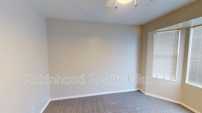 Building Photo - 2651 Shadow Ridge Dr
