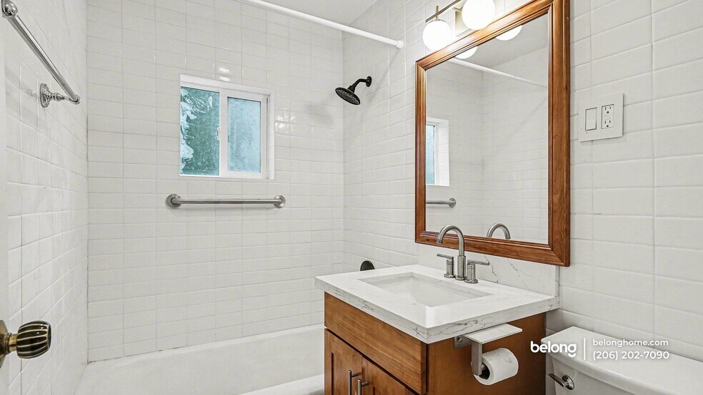 Building Photo - 16702 Linden Ave N