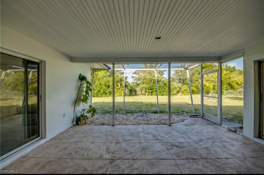 Building Photo - 4108 SE 8th Ave