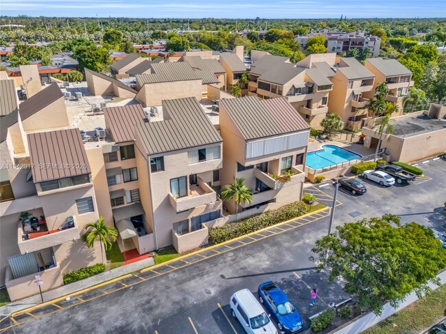 Building Photo - 10400 SW 108th Ave