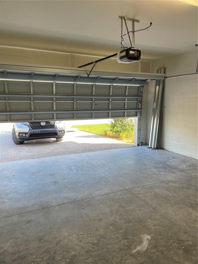 Building Photo - 3932 Black Eagle Ln