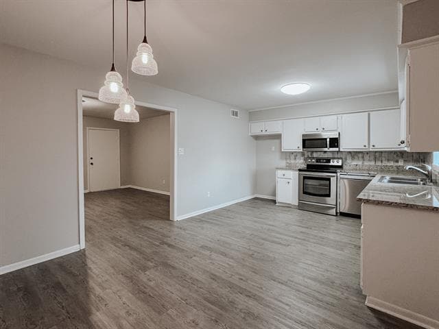 Building Photo - 102 Hullum Dr