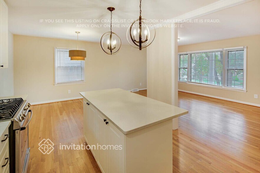 Building Photo - 800 Braxfield Dr