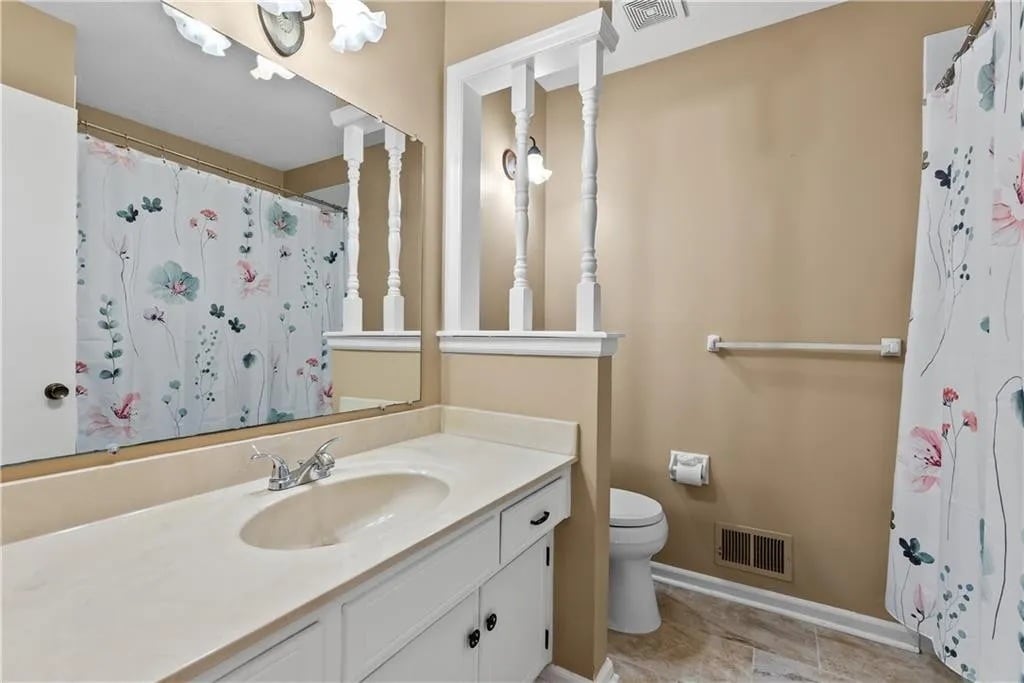 Main Bath - 1502 SW 9th St