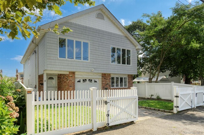 Building Photo - 11 7th St