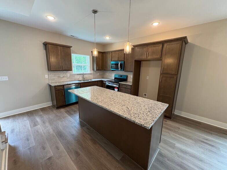 Building Photo - 4662 Heiskell Dr