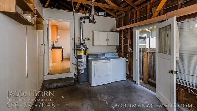 Building Photo - 1351 Chestnut St