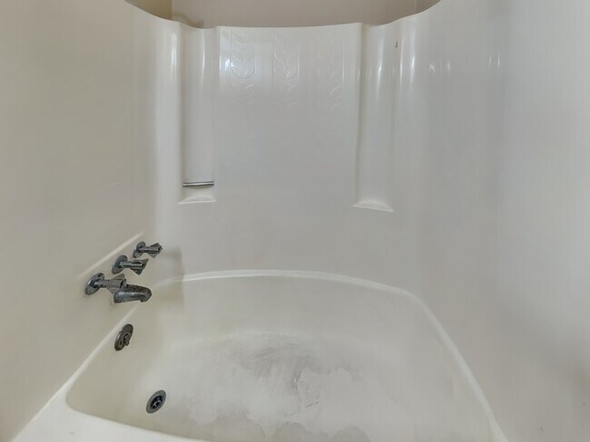 Building Photo - Lovely 3 Bed located in Stone Mountain.