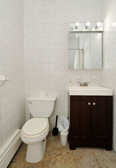 Building Photo - 356 W 37th St