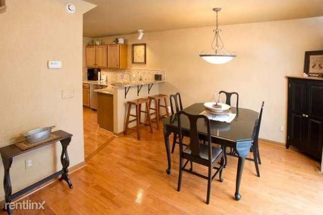 Building Photo - 2 br, 2 bath Townhome - 7845 Autumn Ridge Ave