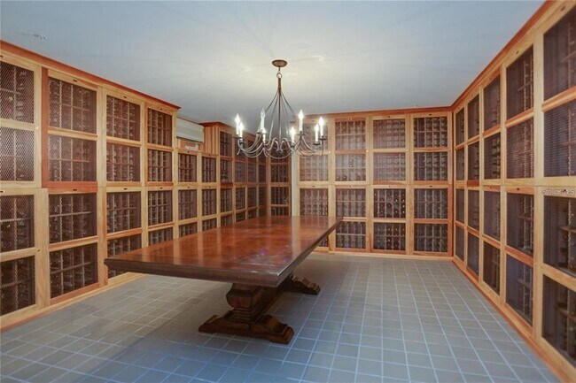 Building Photo - 800 N Tamiami Trl