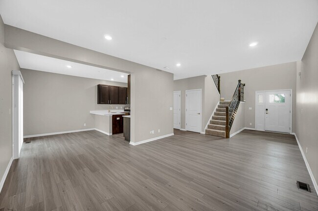 Building Photo - 1115 Goldfinch Ave