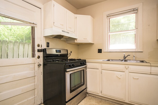 Building Photo - San Gabriel-2845