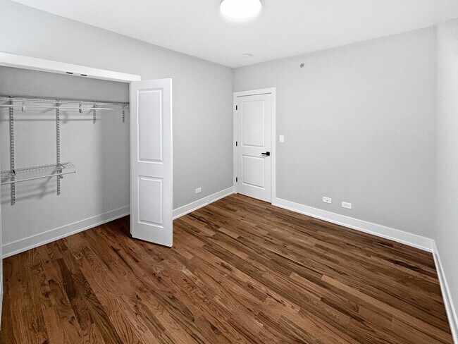 Building Photo - 2127 W 18th St