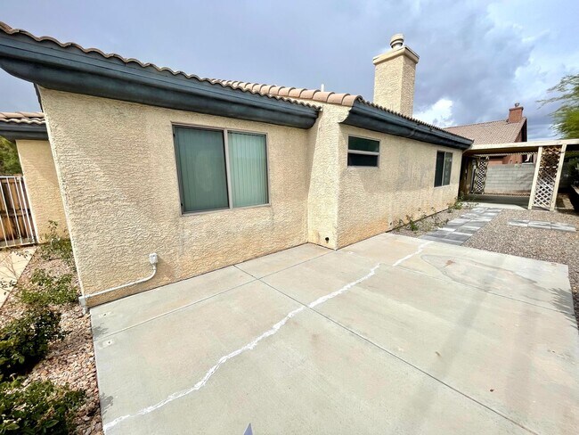 Building Photo - 3902 Heather Ave
