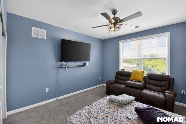 Building Photo - Spacious 3BR Condo in Highland Park
