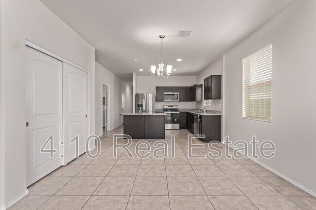 Building Photo - 2403 E Alida Trail