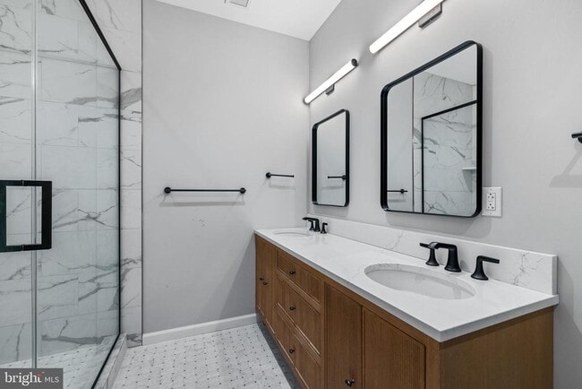 Building Photo - 200 S Broad St