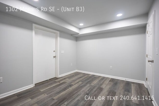 Building Photo - 1302 Morris Rd SE