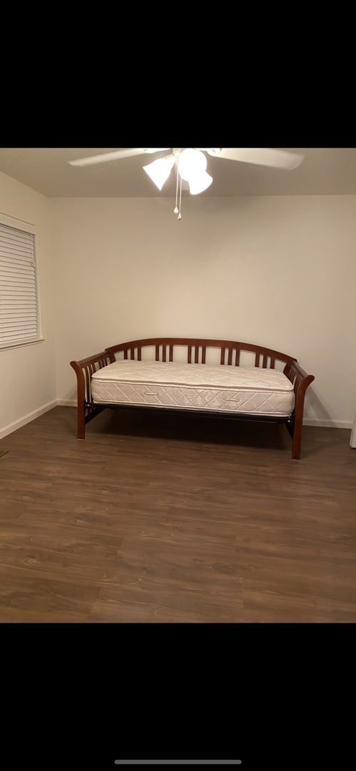Building Photo - Spacious two bedroom two bath home in Carson City