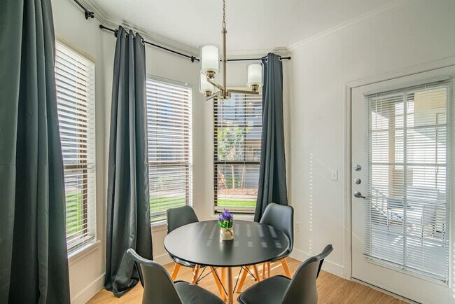 Building Photo - 7455 N 95th Ave