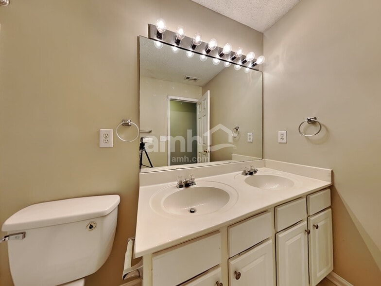 Building Photo - 11515 Bentham Ct