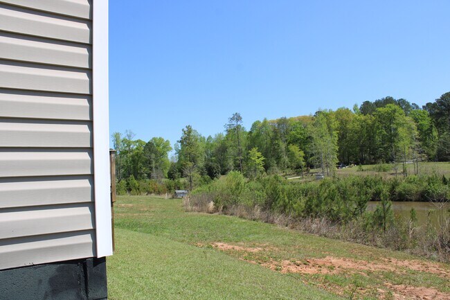 Building Photo - 818 W Grantville Rd