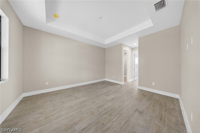 Building Photo - 1206 Moore Ave