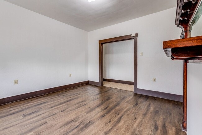 Building Photo - 466 Hays Ave