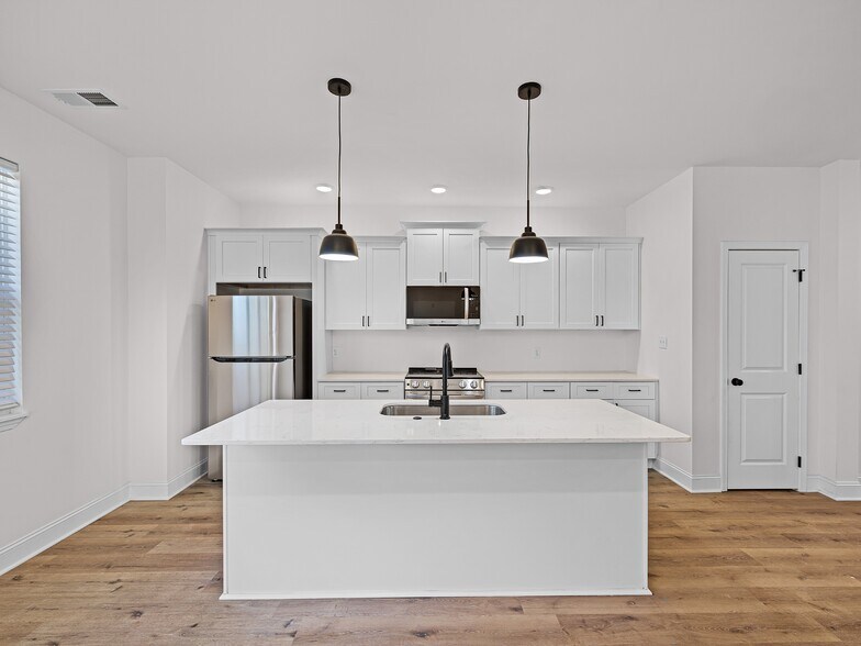 Building Photo - 521 Lambuth Blvd