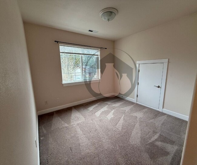 Building Photo - WINTER MOVE-IN SPECIAL: Take $600 OFF your first full month’s rent!