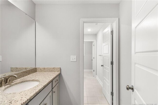 Building Photo - 153 Nairn St