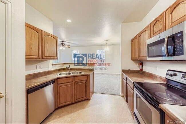 Building Photo - 12740 Jasmine St