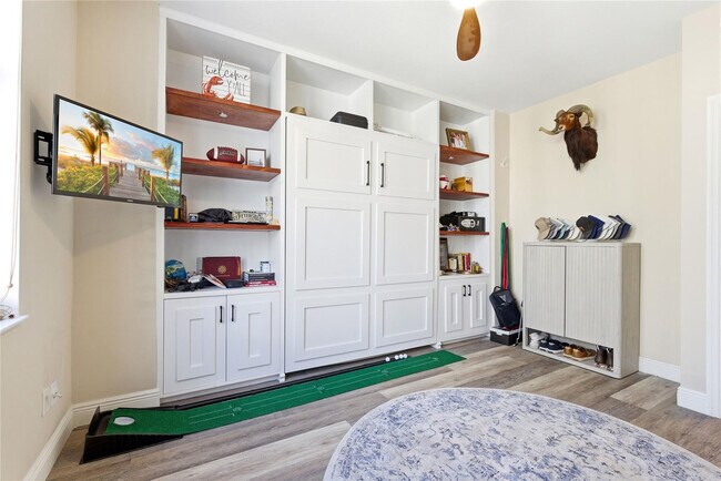 Building Photo - 511 SE 5 Ave