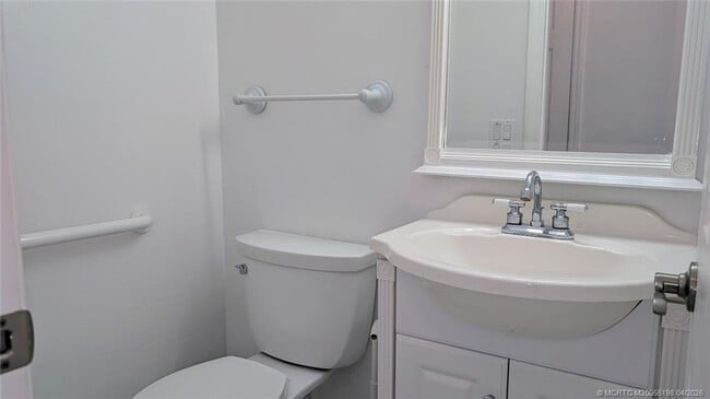 Building Photo - 2929 SE Ocean Blvd