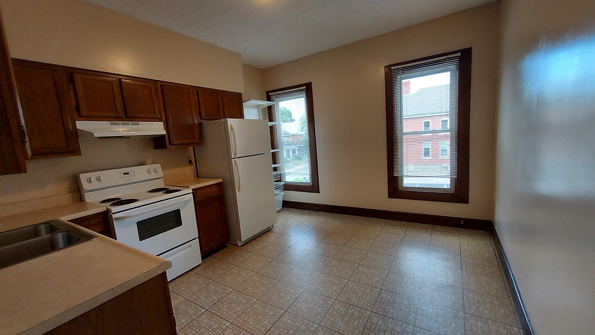 Building Photo - 404 King Ave