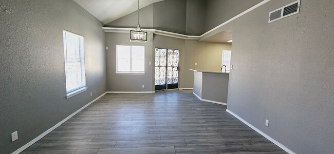 Building Photo - Charming 3 bedroom, 2 bath home in East El Paso!