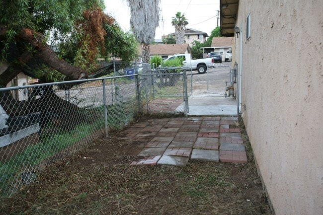 Building Photo - 1392 Helix St
