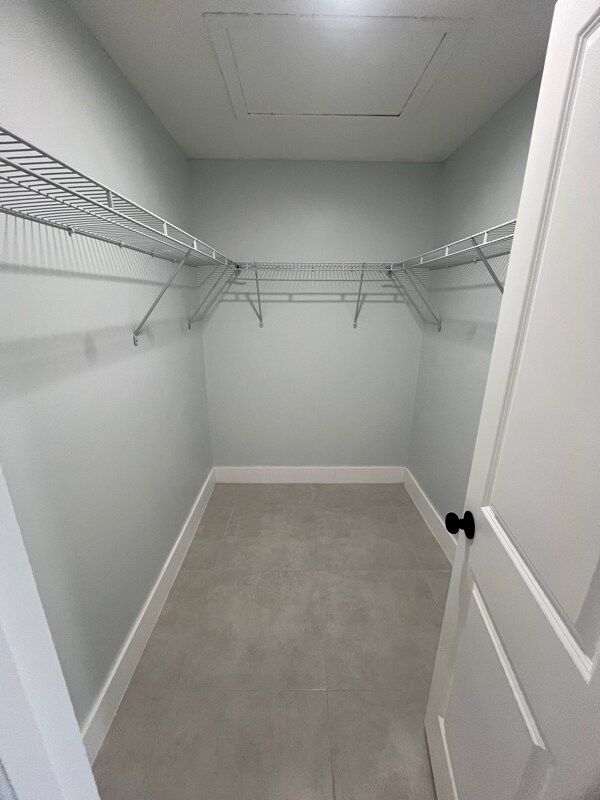 Building Photo - 2542 Lakeway Branch Dr