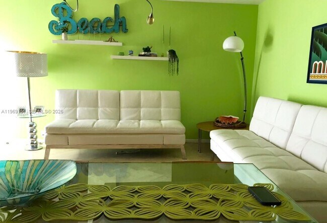 Building Photo - 1545 Euclid Ave