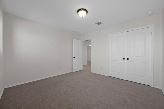 Building Photo - 6257 Mantalcino Dr