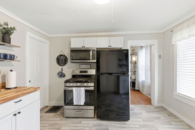 Building Photo - 219 Emerson Ave