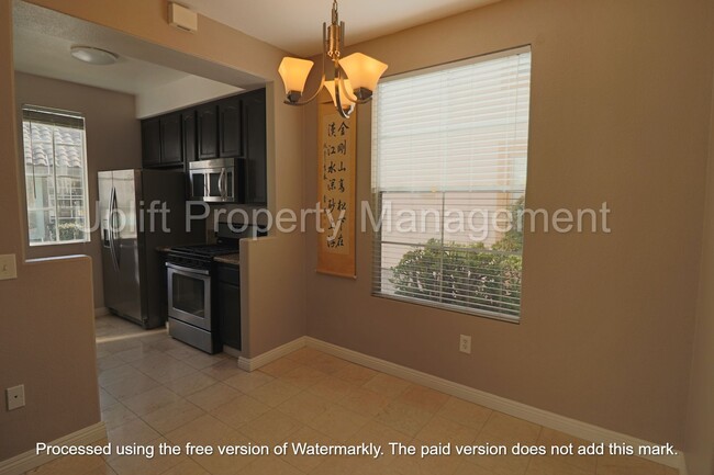 Building Photo - 2 Bed, 2 Bath Condo AVAILABLE NOW!