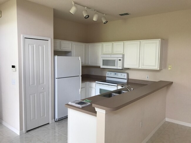 Building Photo - 602 Monroe Cir