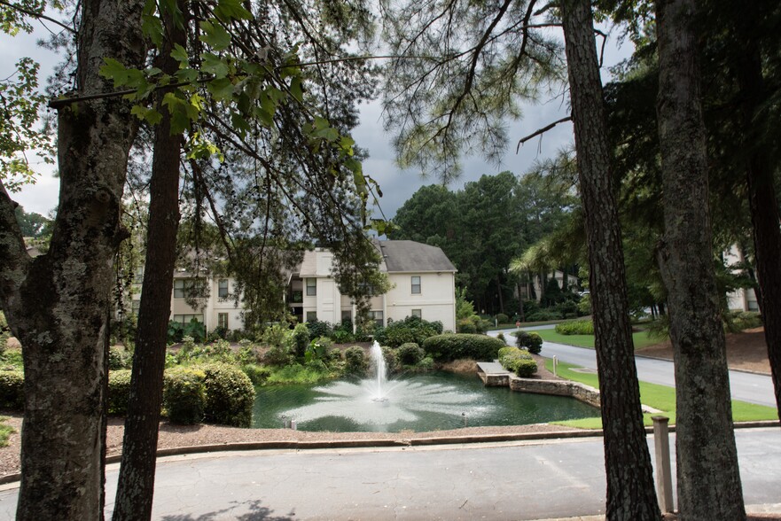 Fountain - 1101 Old Hammond Chase