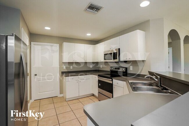 Building Photo - 1029 Butler St E