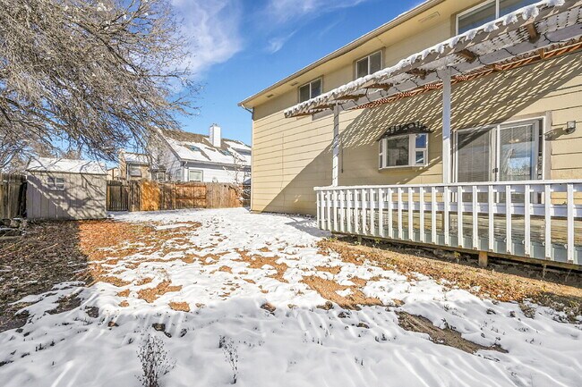 Building Photo - $2,050.00 - 3 Bedrooms, 2 Bathrooms, Single Family Home with Fenced Yard!